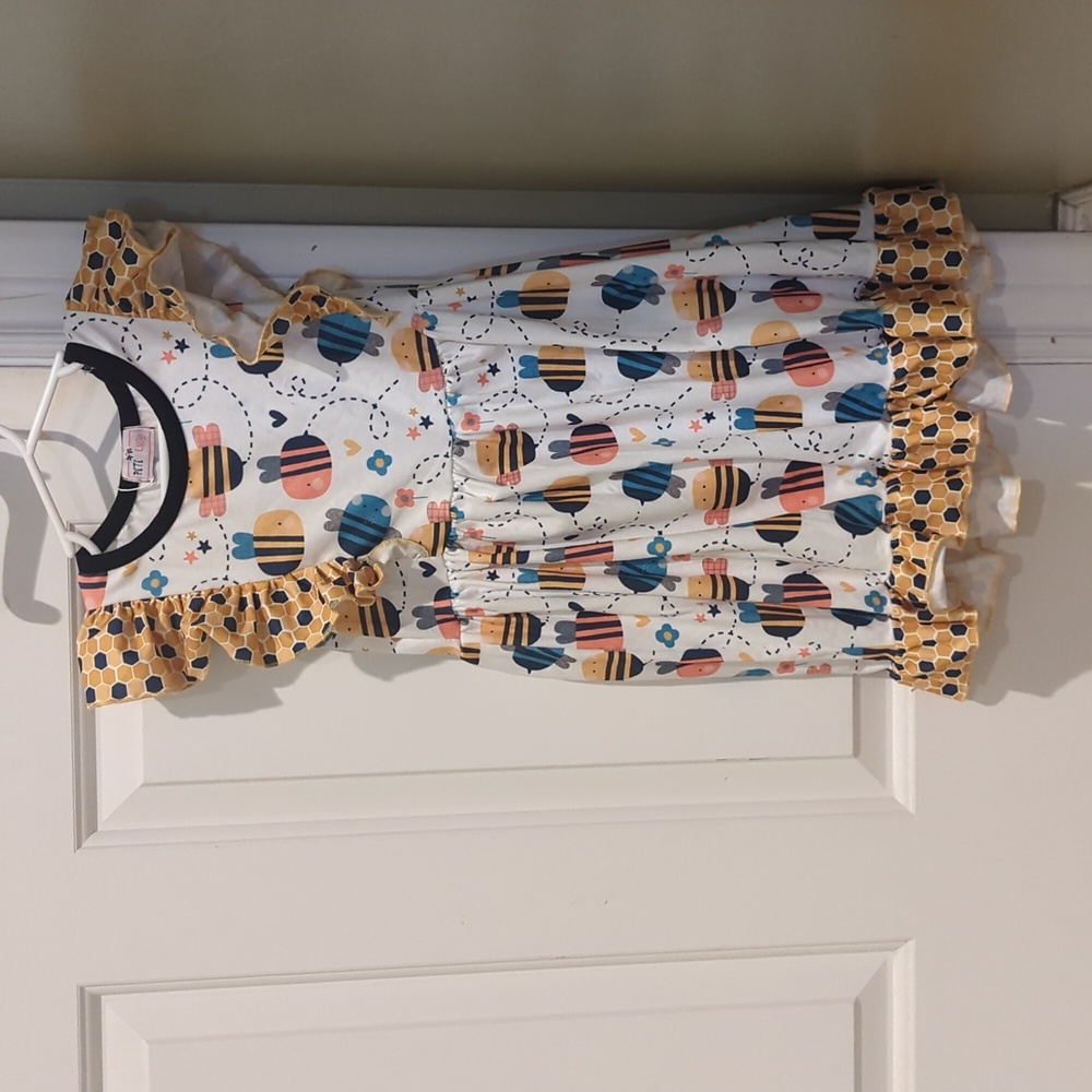 Girls dress with bees, size 5